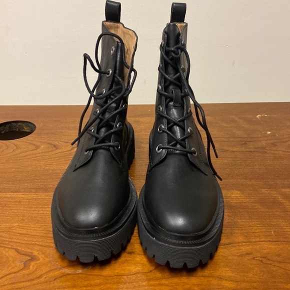 MadeWell The Rayna Lace-Up Boot in Leather NG667 - Picture 2 of 6